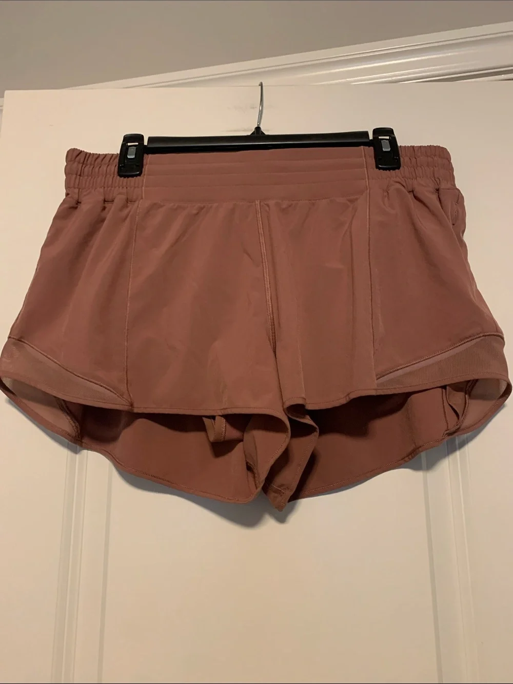 Lululemon HR Hotty Hots, 2.5 inch, Sz 14
Red Clay, Like New - Picture 1 of 6